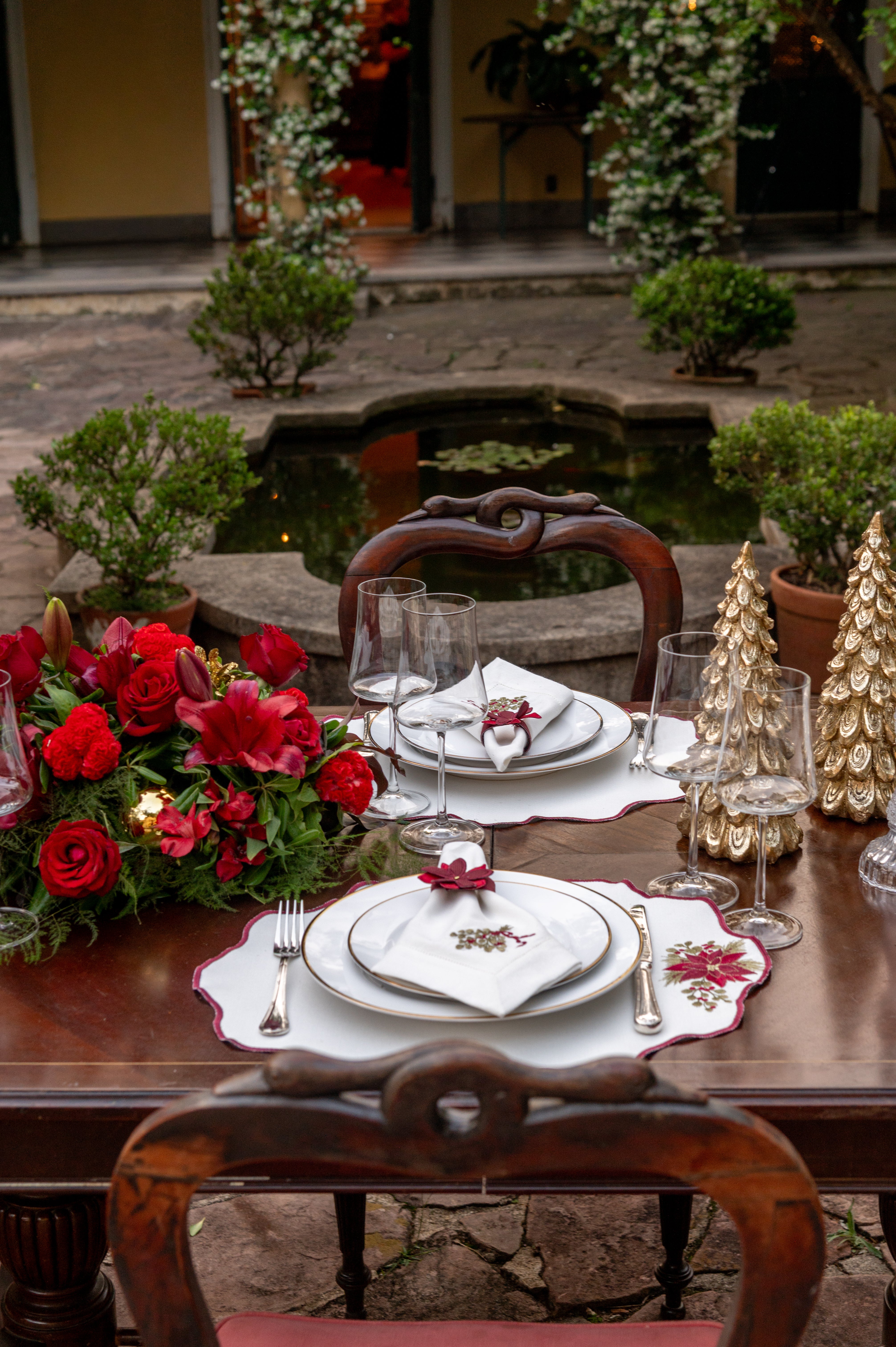 Guardanapo Natalino com Bordado de Poinsétia