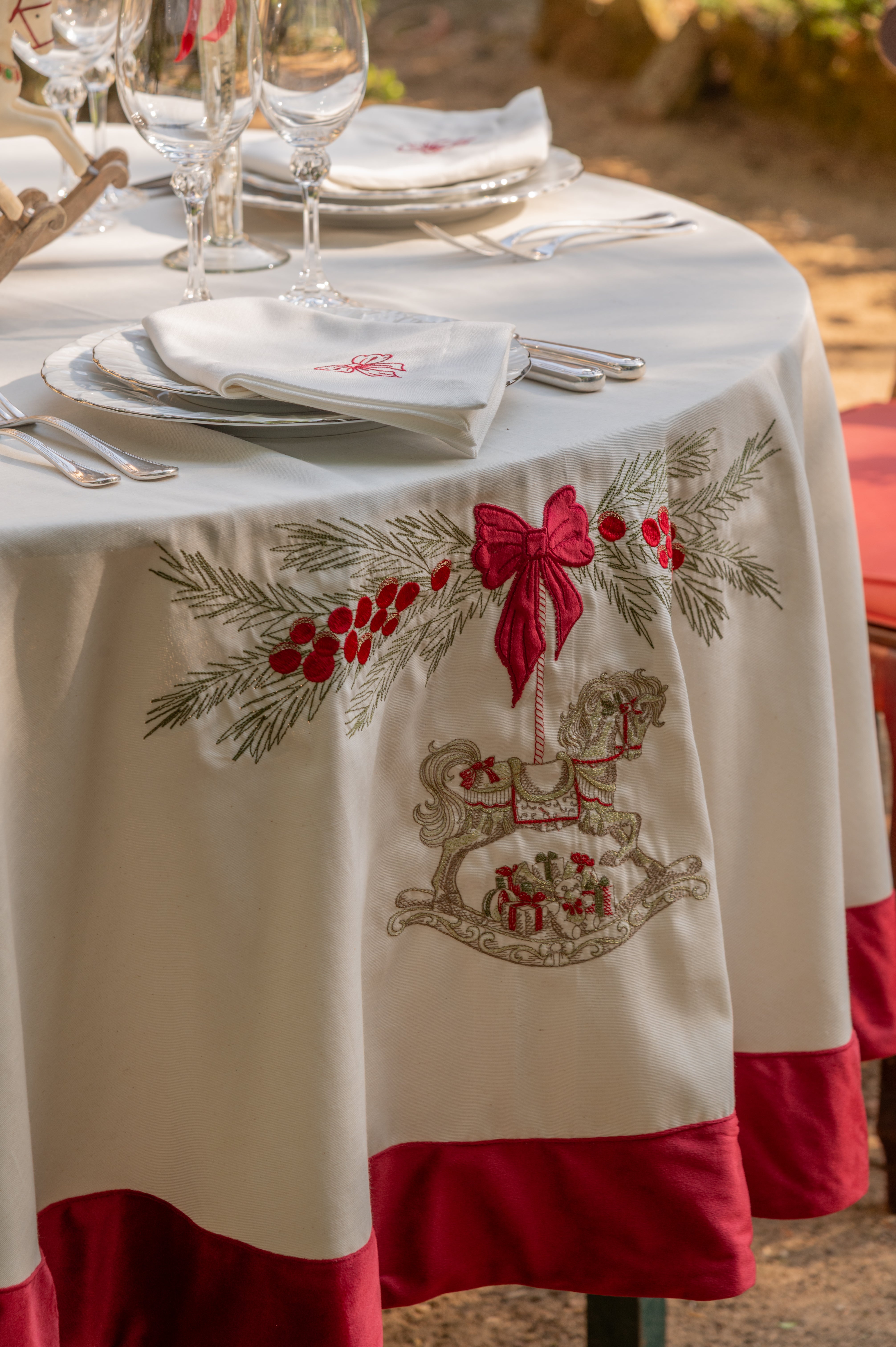 Toalha de Mesa Redonda Coleção Carrossel de Natal
