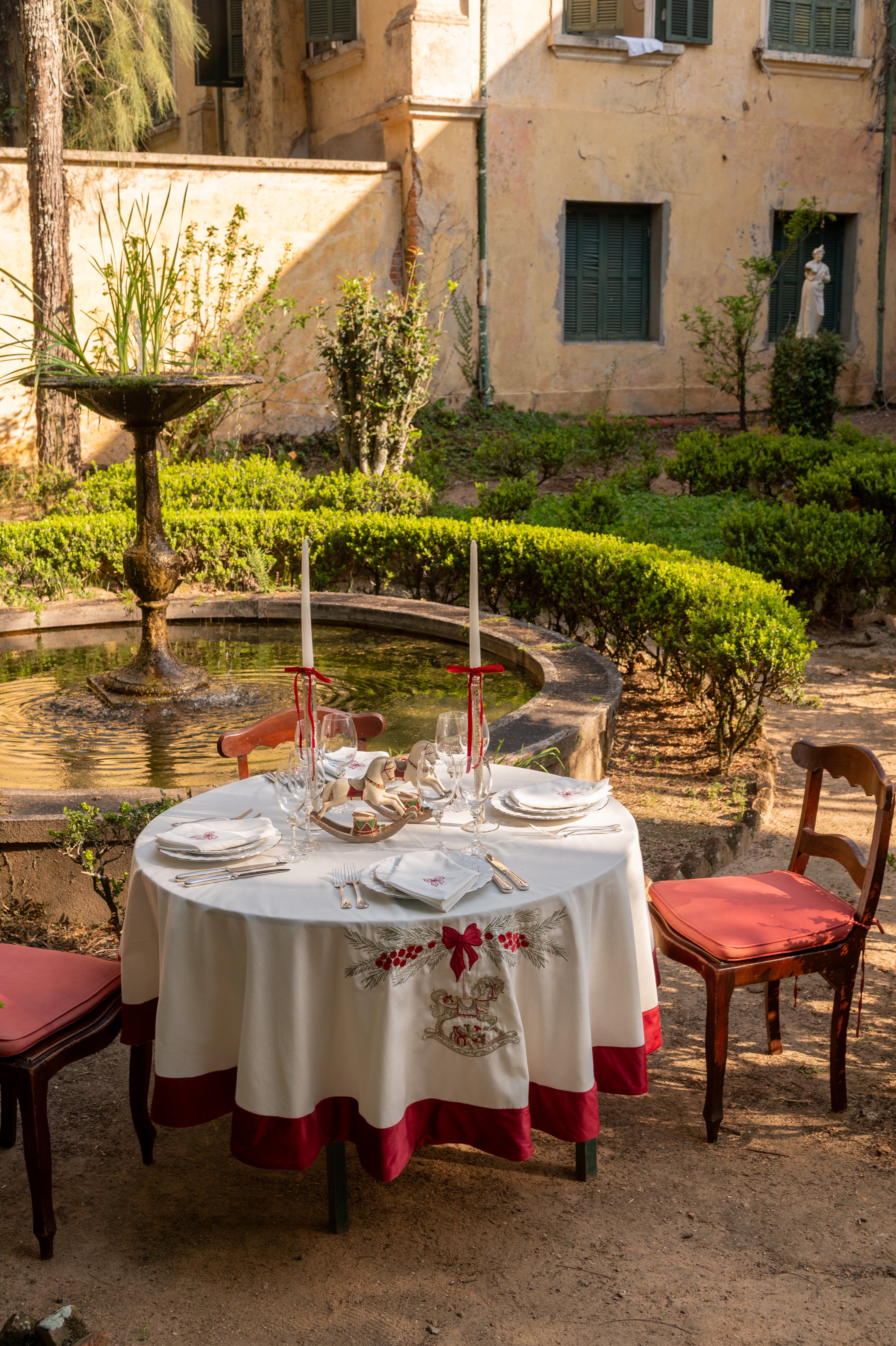 Toalha de Mesa Redonda Coleção Carrossel de Natal