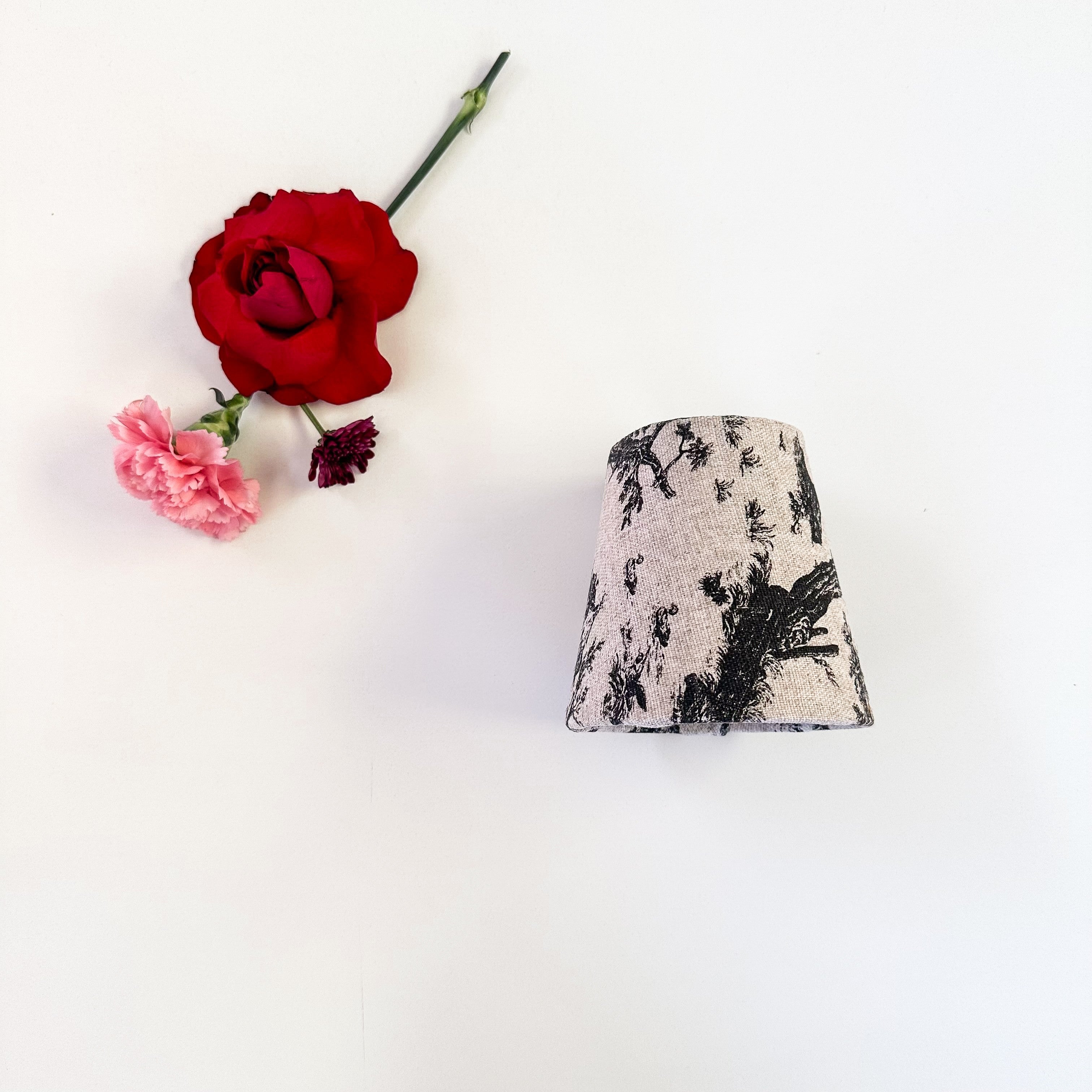 Cúpula Toile de Jouy Preto