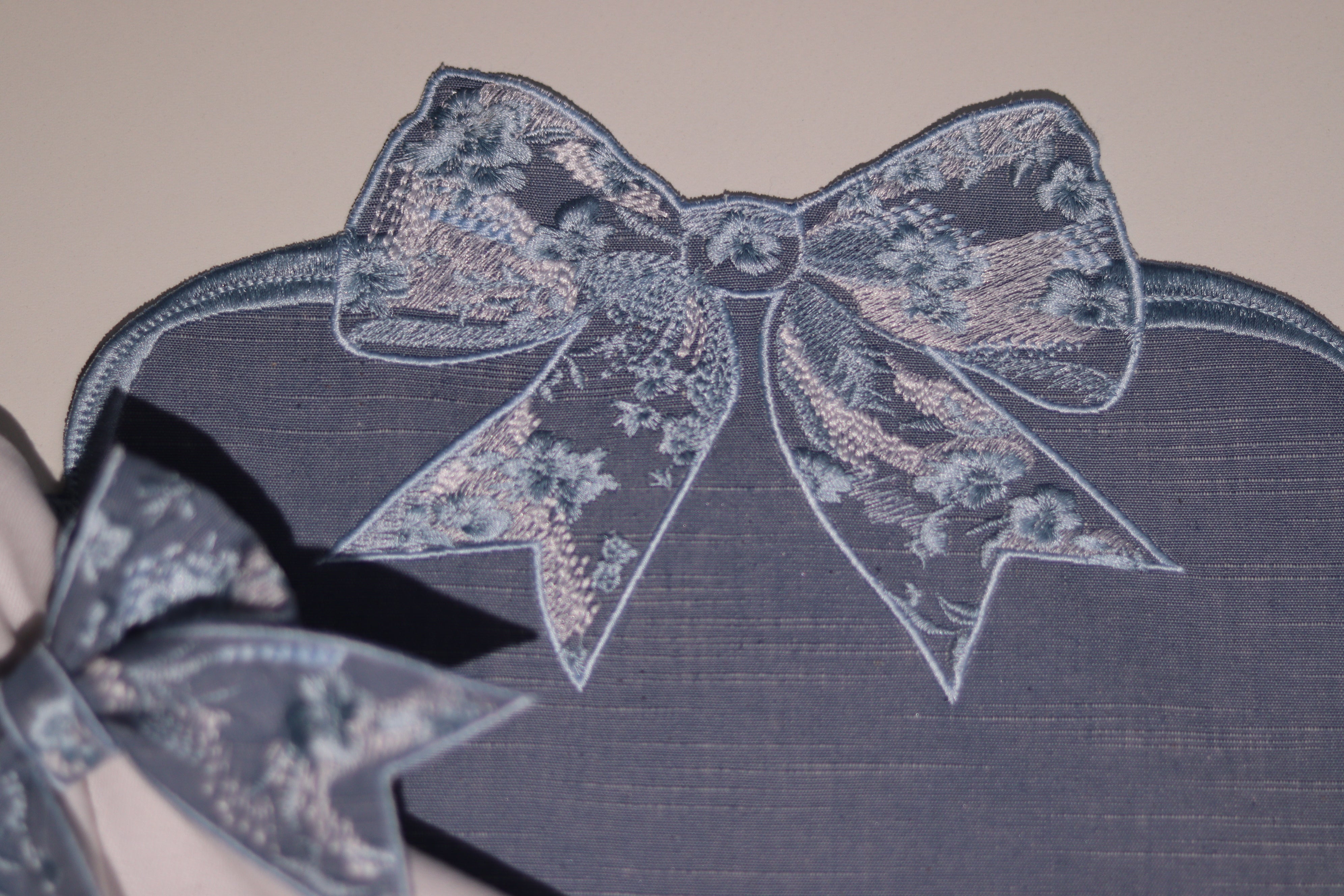 Porta-Guardanapo Laço Bordado Azul