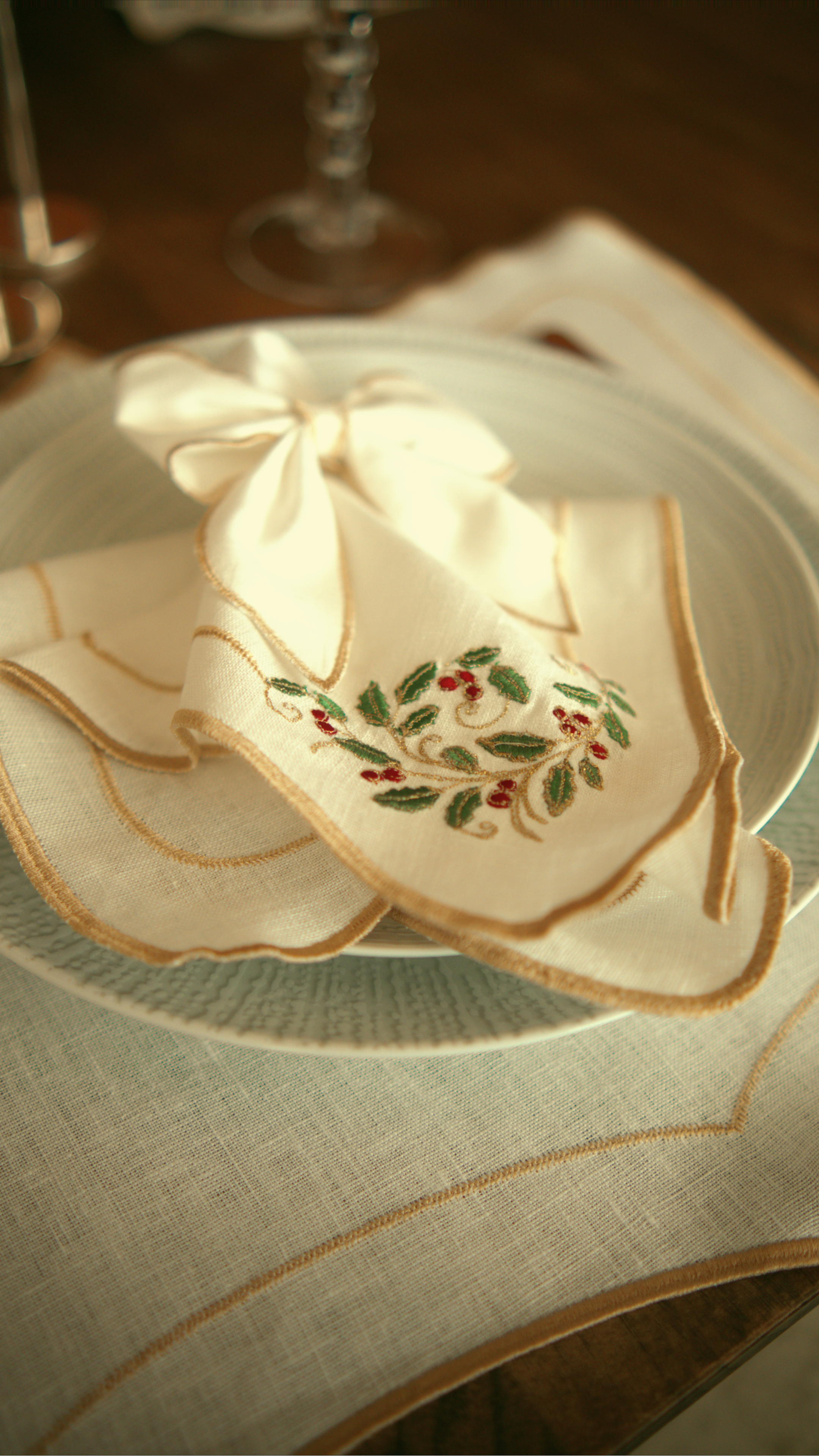 Porta-Guardanapo Laço Branco com Dourado