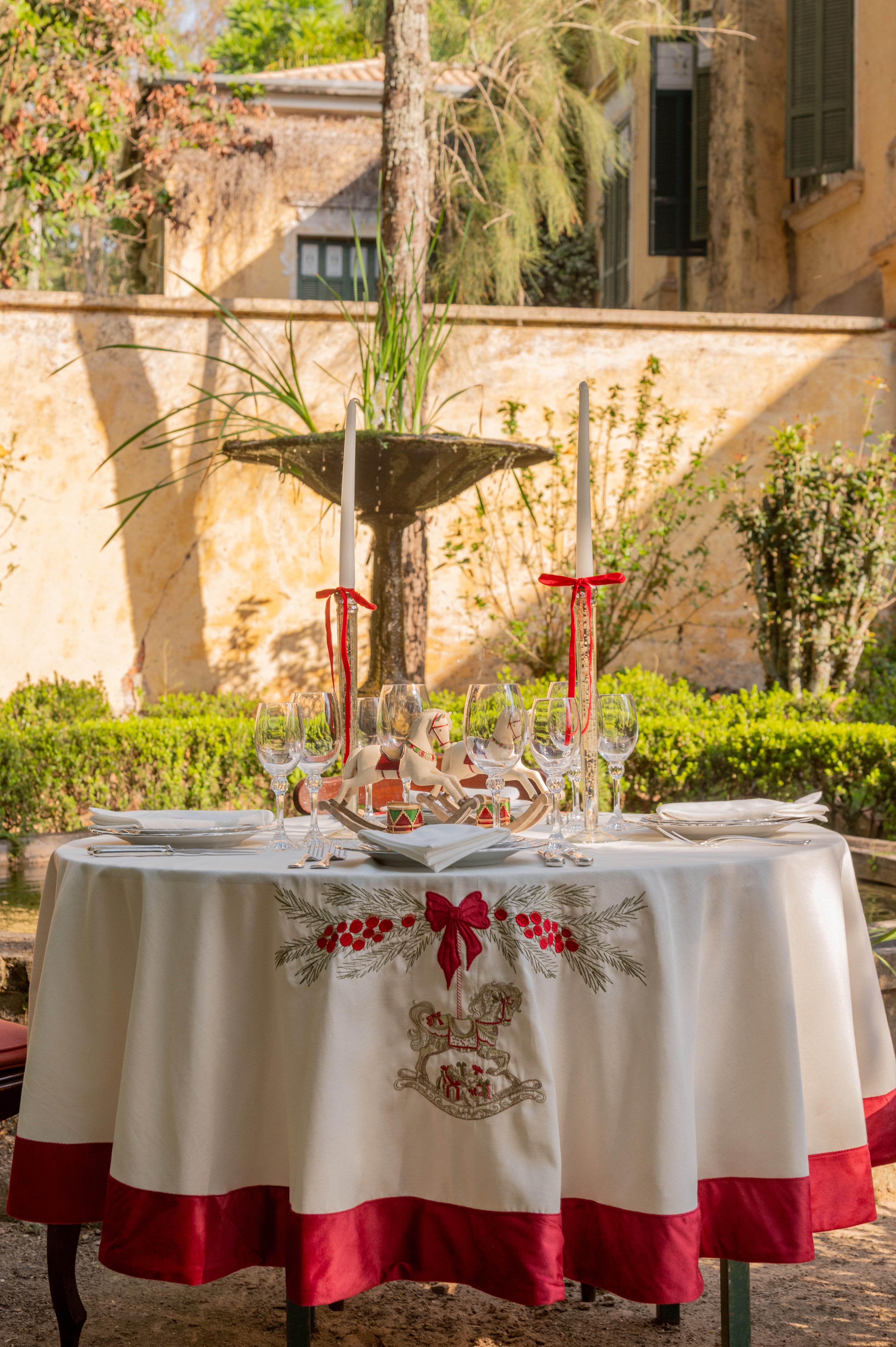 Toalha de Mesa Redonda Coleção Carrossel de Natal