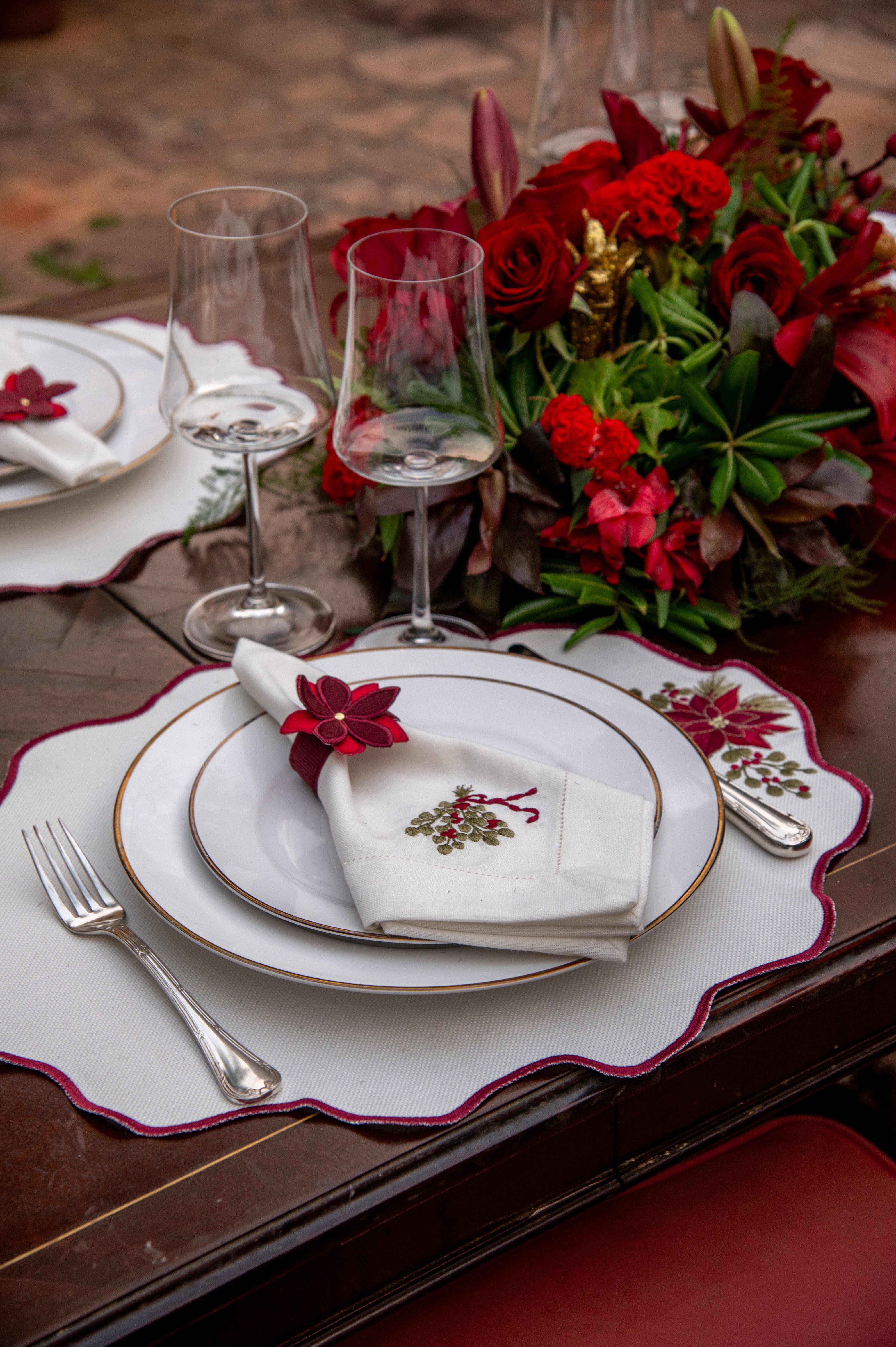 Guardanapo Natalino com Bordado de Poinsétia