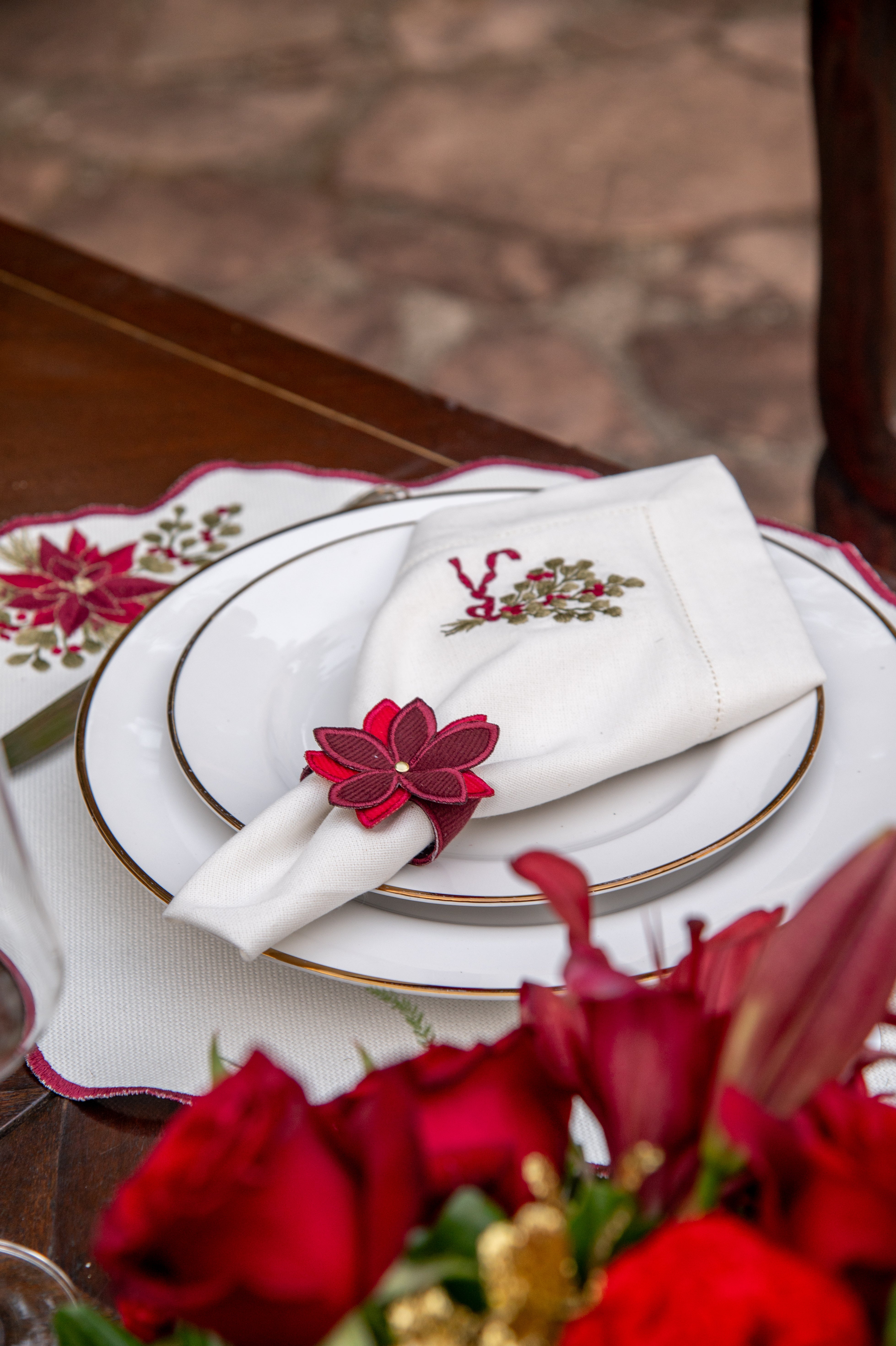 Guardanapo Natalino com Bordado de Poinsétia