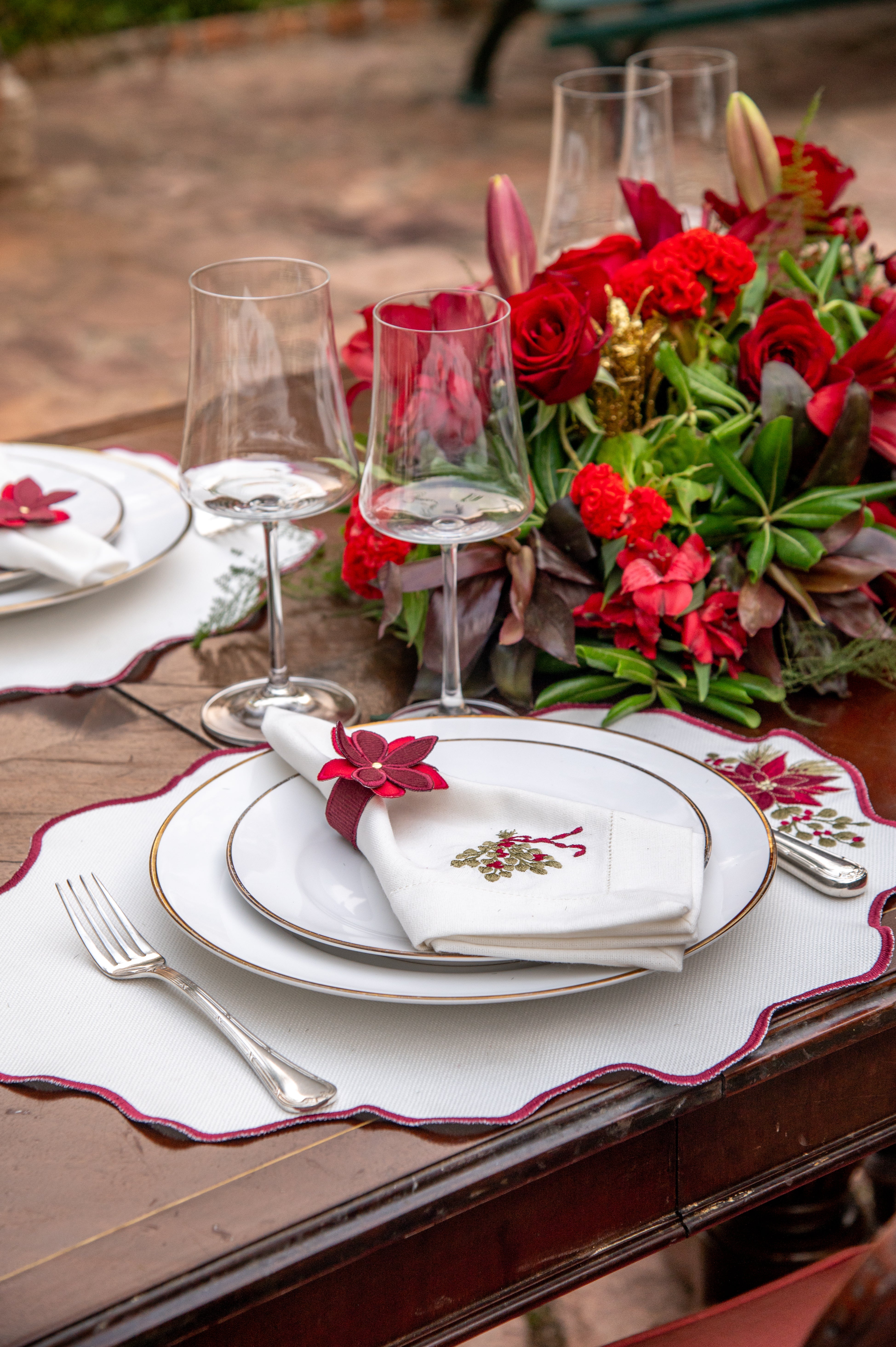 Guardanapo Natalino com Bordado de Poinsétia