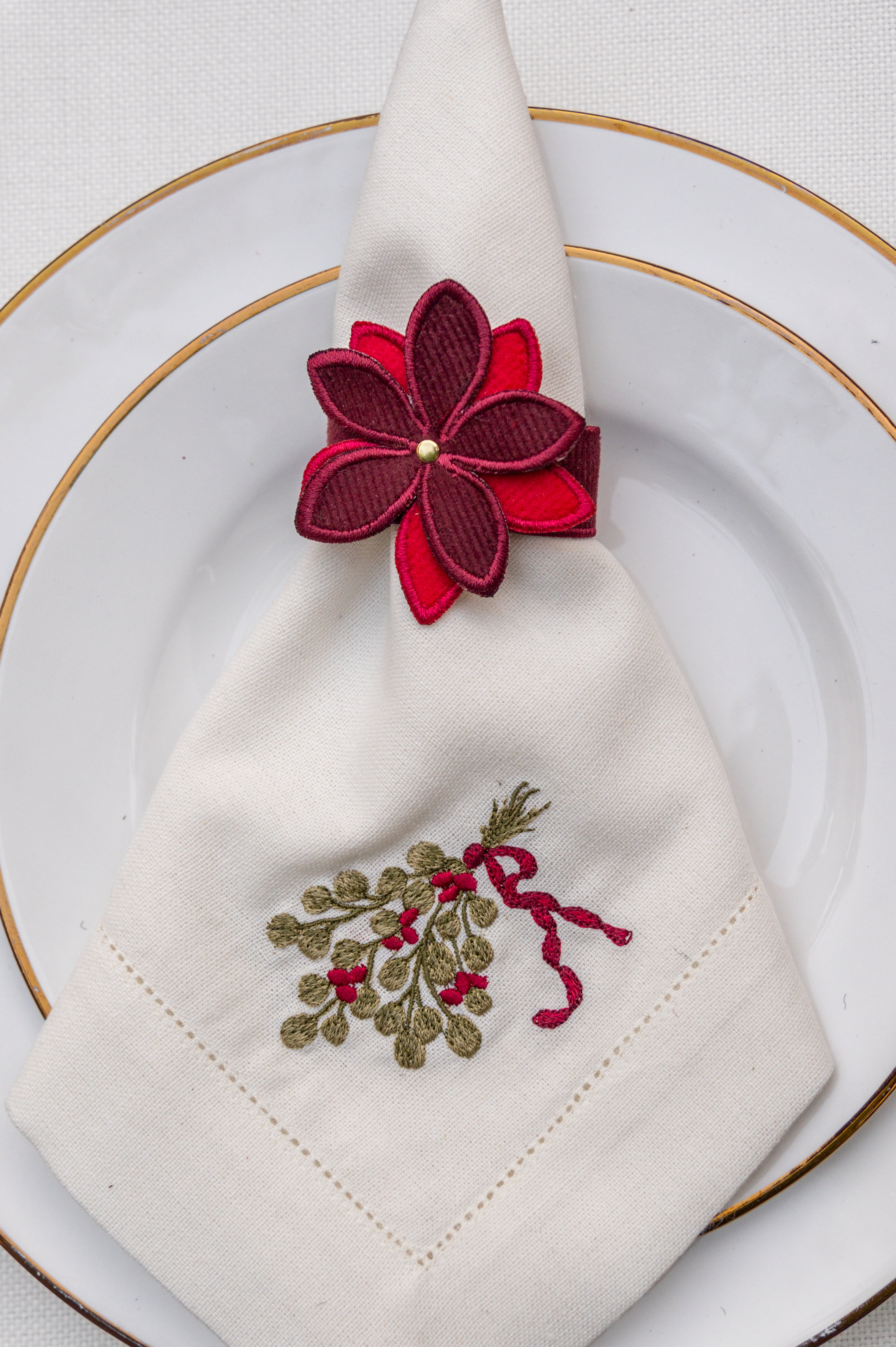 Guardanapo Natalino com Bordado de Poinsétia